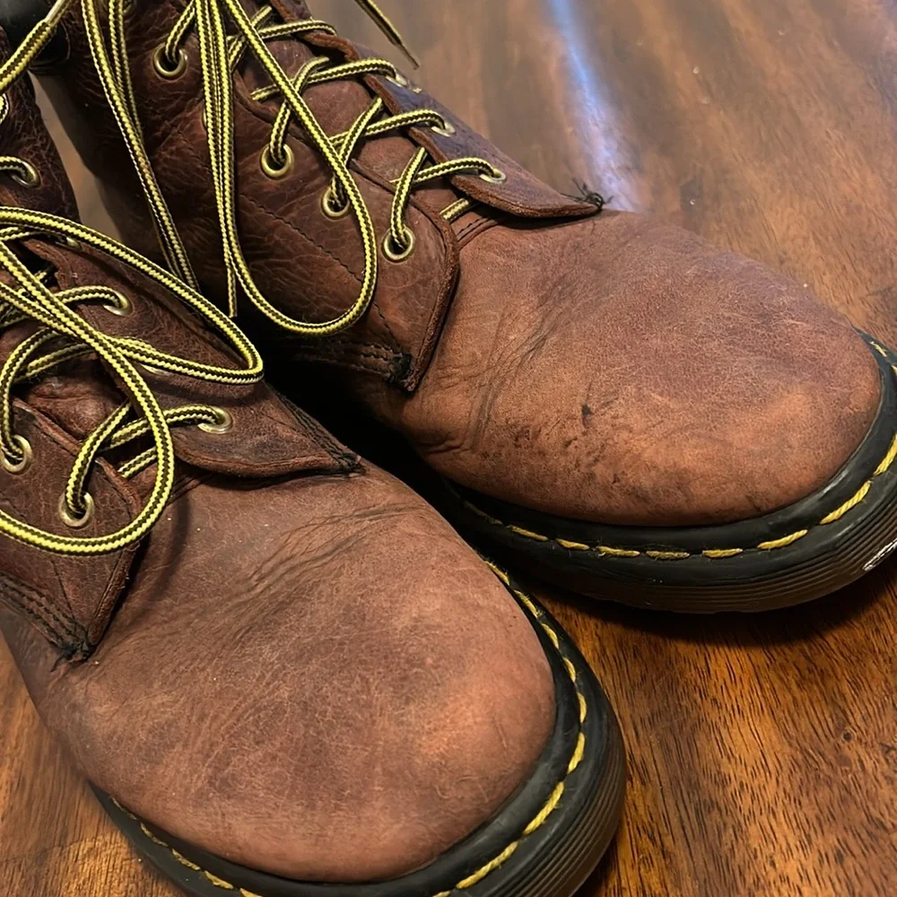 Dr Martens vintage chukka boots.